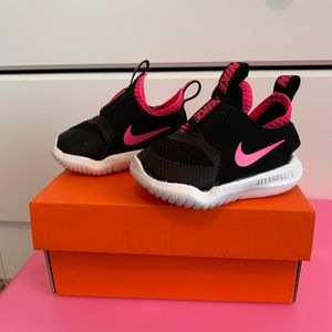Nike 2c baby girl sneakers
